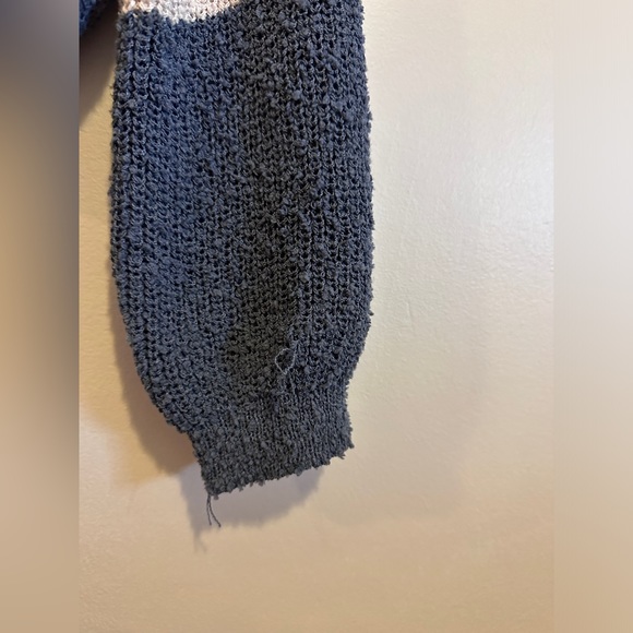 DEBUT Color-block Knit Sweater - Picture 4 of 4